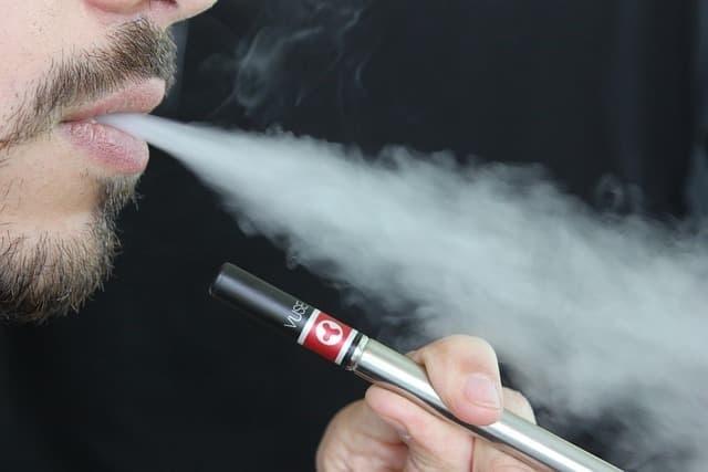 E-Papierosy Insights Explored What Are the Health Risks of E-Papierosy and E-Cigarettes Unveiled