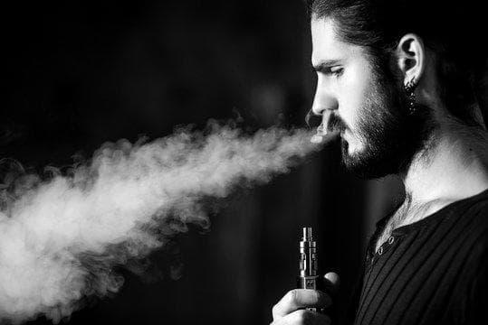 Exploring đá gà trực tiếp thomo and examining e-cigarettes and what are the dangers for users and bettors