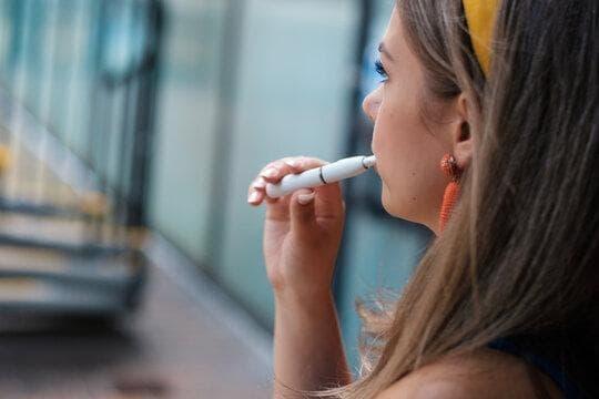Why nhà cái uy tín matters in Southeast Asia and how stick cigarette electronic devices are shaping consumer trends