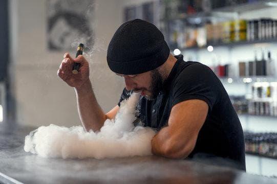 truc tiep bong đá live commentary and fan analysis plus an essential primer about e cigarette safety and trends