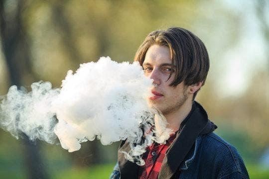 Exploring đá gà trực tiếp c3 live streams and an updated overview of e-cigarette impact on human health for readers and policymakers