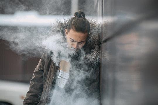 Understanding e-cigarettes and electronic cigarette pregnancy risks and guidance for expectant mothers